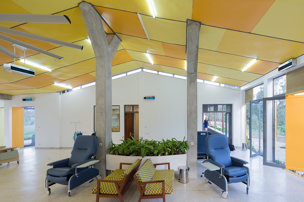 Photo of Butaro Ambulatory Cancer Center, Photo by Iwan Baan, Interior of the Patient Ward