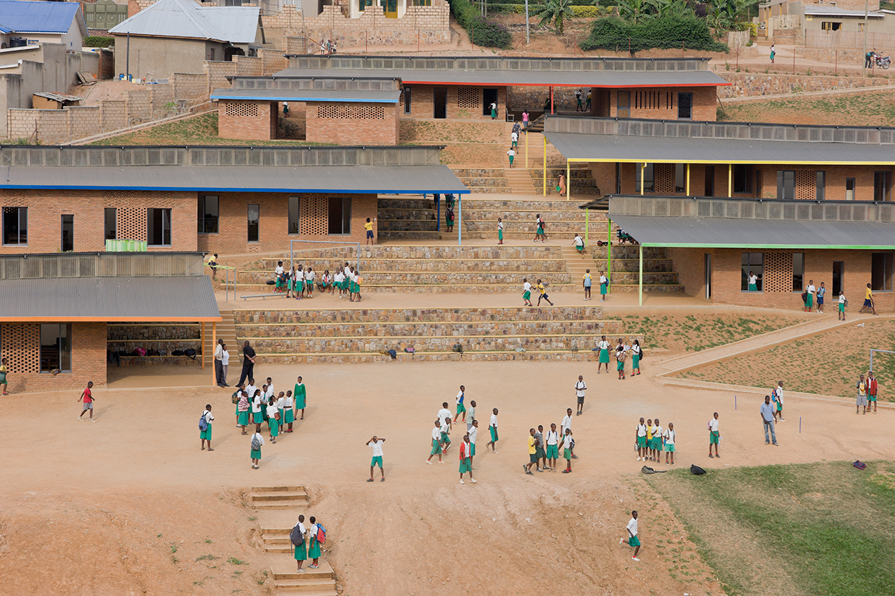 Photo of the Umubano Primary School, Photo by Iwan Baan, Aerial Photo of the Tiered Landscape and Classroom Buildings