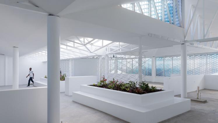 © Iwan Baan. Image of the GHESKIO Cholera Treatment Center in Haiti