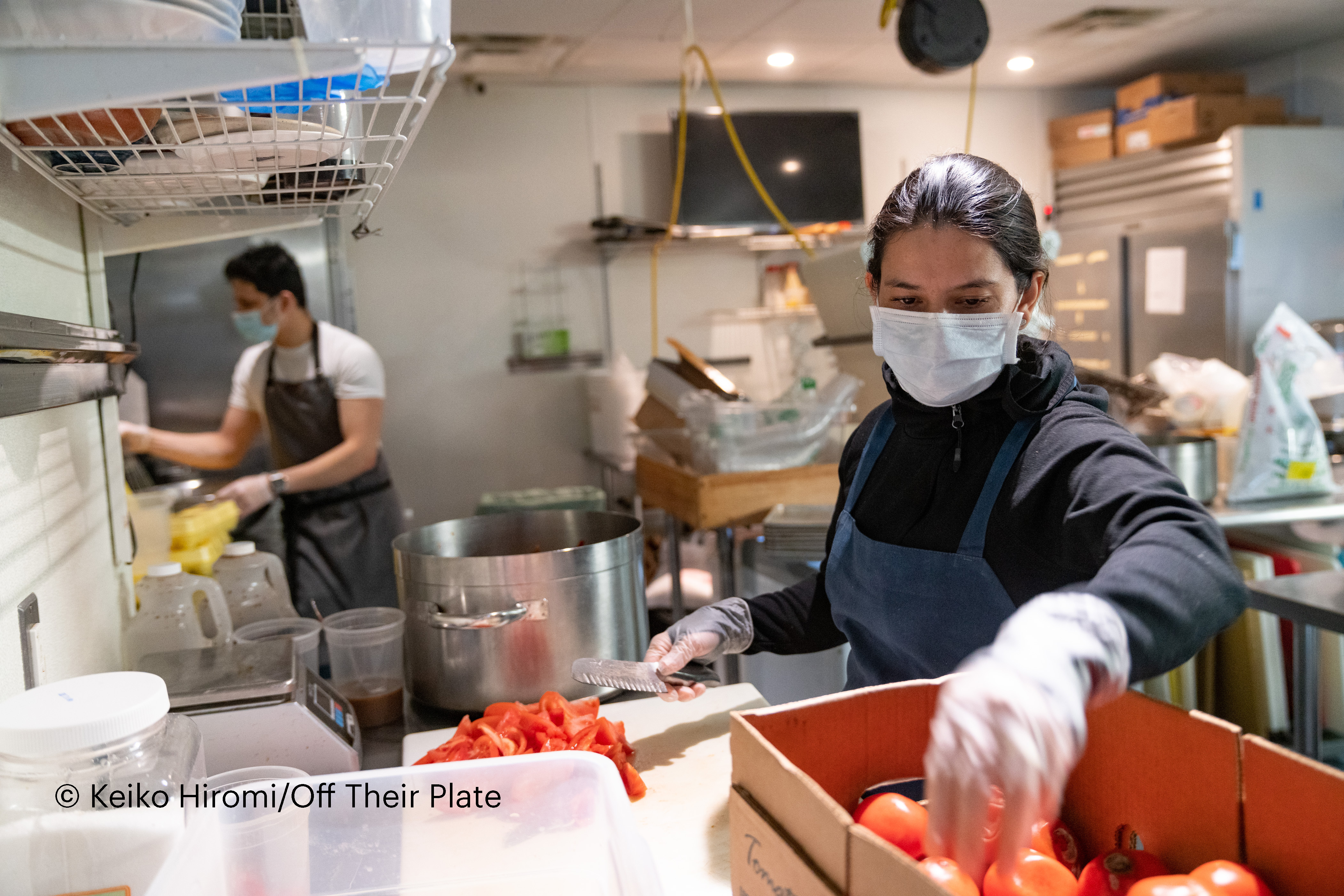 Employees at PAGU in Boston prepare meals for frontline workers (photo: Keiko Hiromi).